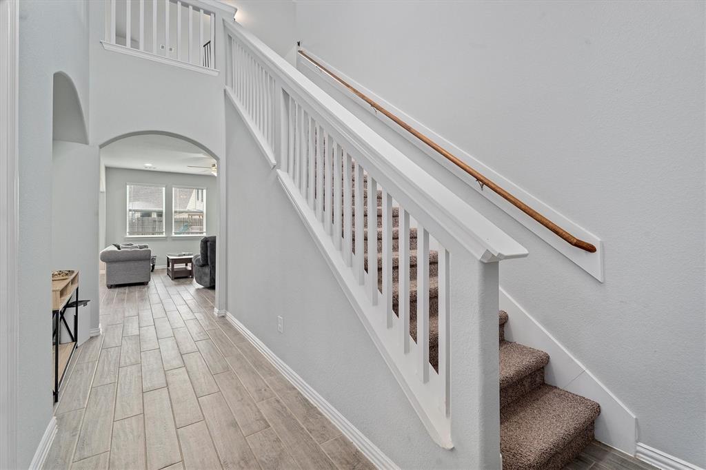 107 San Jacinto Drive, Baytown, Texas image 4