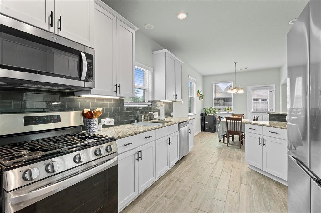 107 San Jacinto Drive, Baytown, Texas image 13