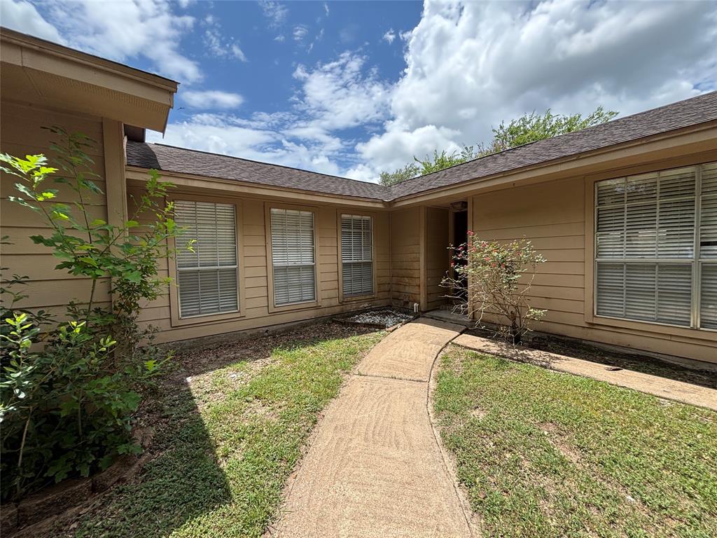 16114 Blackhawk Boulevard