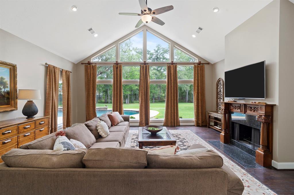 13451 E Brazos Bend Drive, Needville, Texas image 19