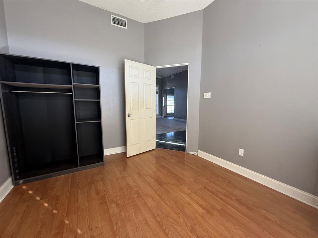 5437 Edgewater Court, Willis, Texas image 4