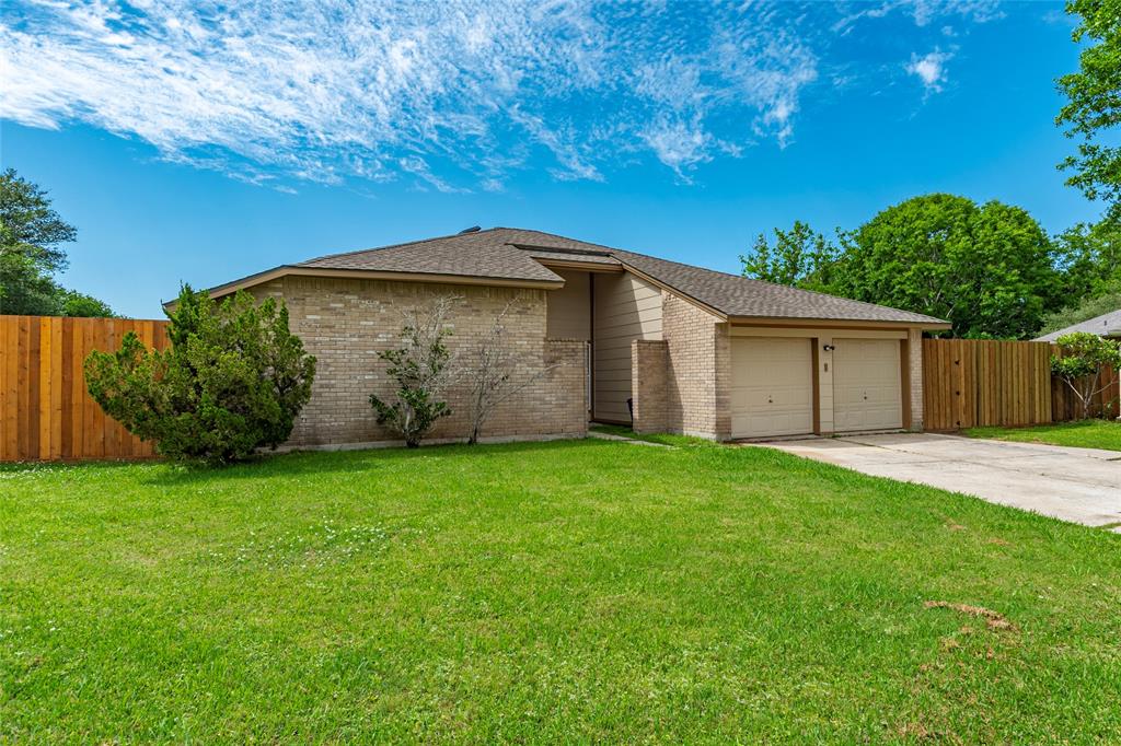 2782 Spring Moss Drive, League City, Texas image 1
