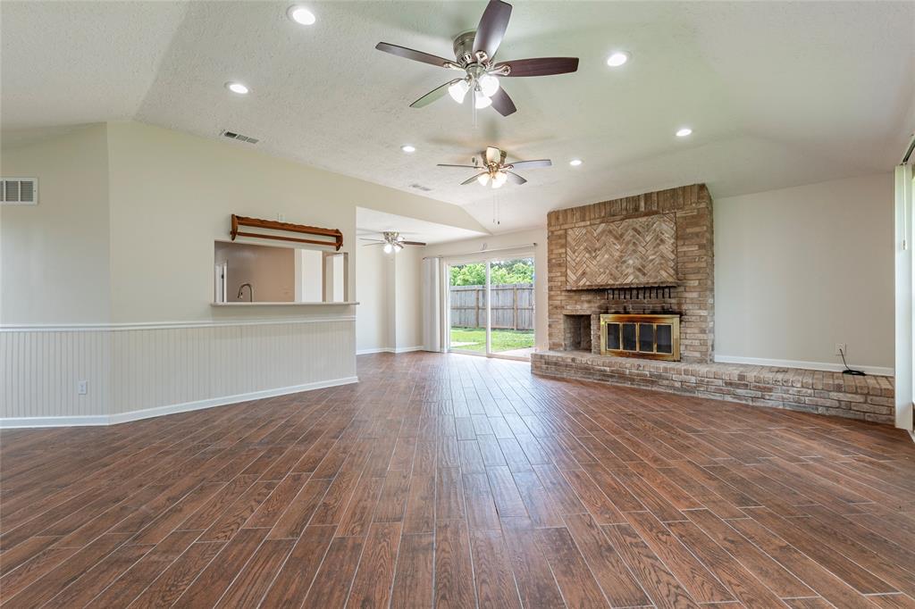 2782 Spring Moss Drive, League City, Texas image 12