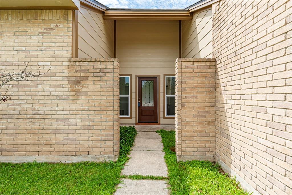 2782 Spring Moss Drive, League City, Texas image 5