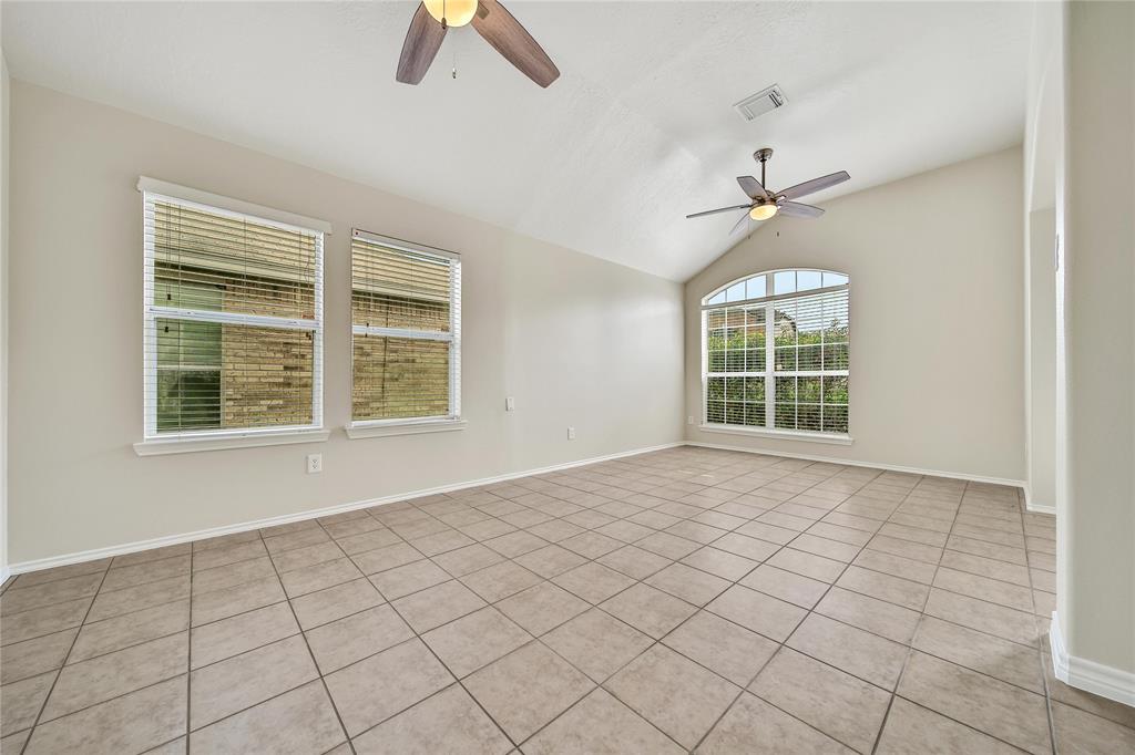 20131 Niagara Falls Drive, Tomball, Texas image 9