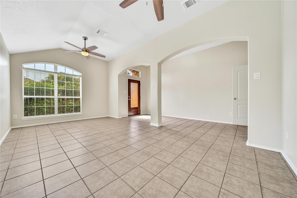20131 Niagara Falls Drive, Tomball, Texas image 8