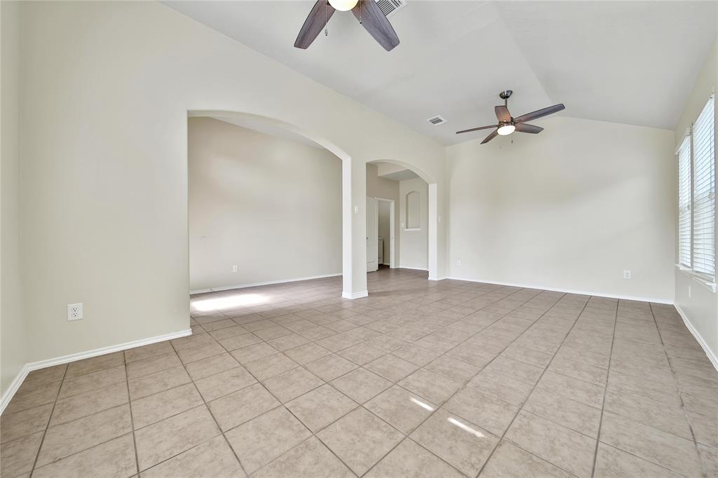 20131 Niagara Falls Drive, Tomball, Texas image 7