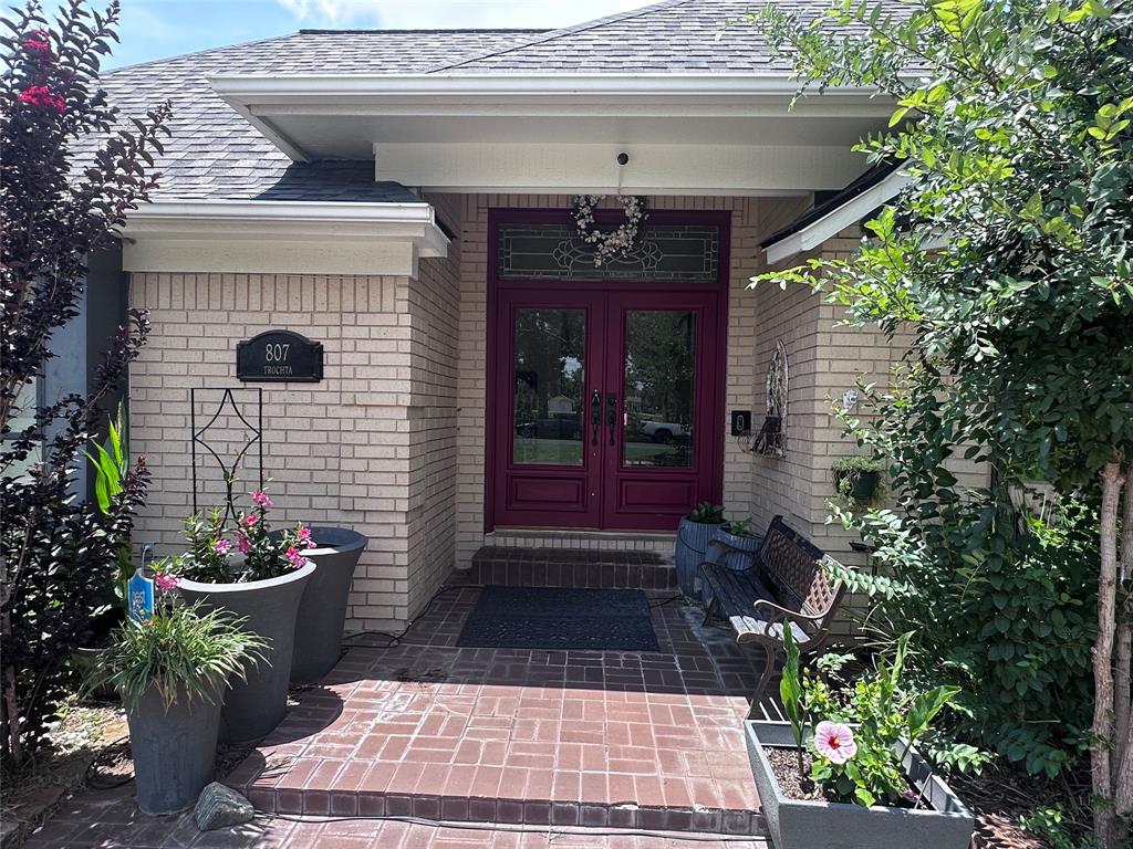 807 Trochta Street, El Campo, Texas image 3