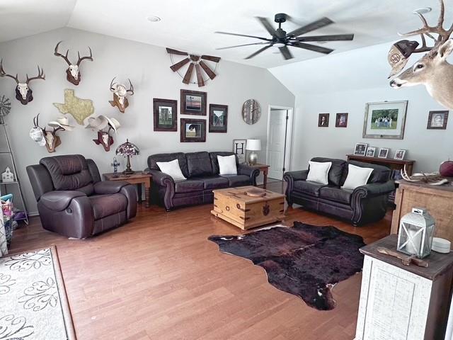 807 Trochta Street, El Campo, Texas image 8