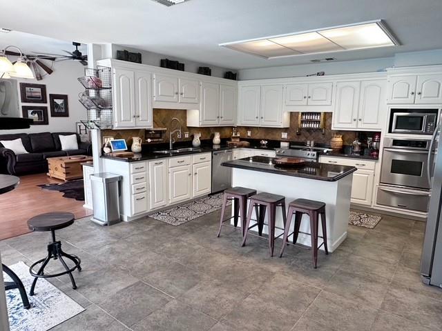 807 Trochta Street, El Campo, Texas image 4