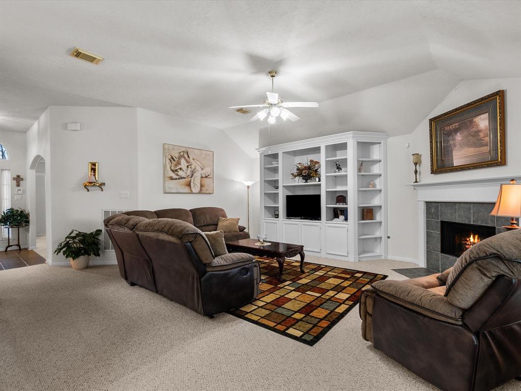 332 Spencer Landing, La Porte, Texas image 8