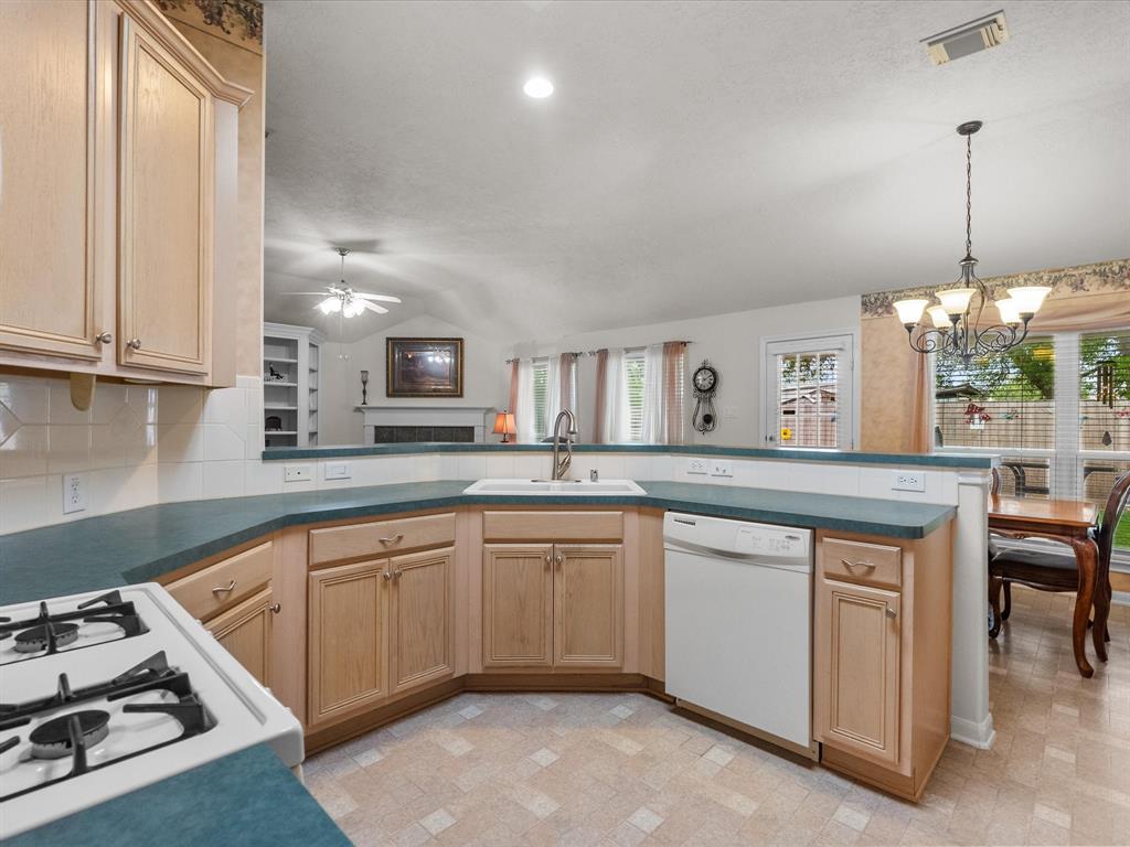 332 Spencer Landing, La Porte, Texas image 12