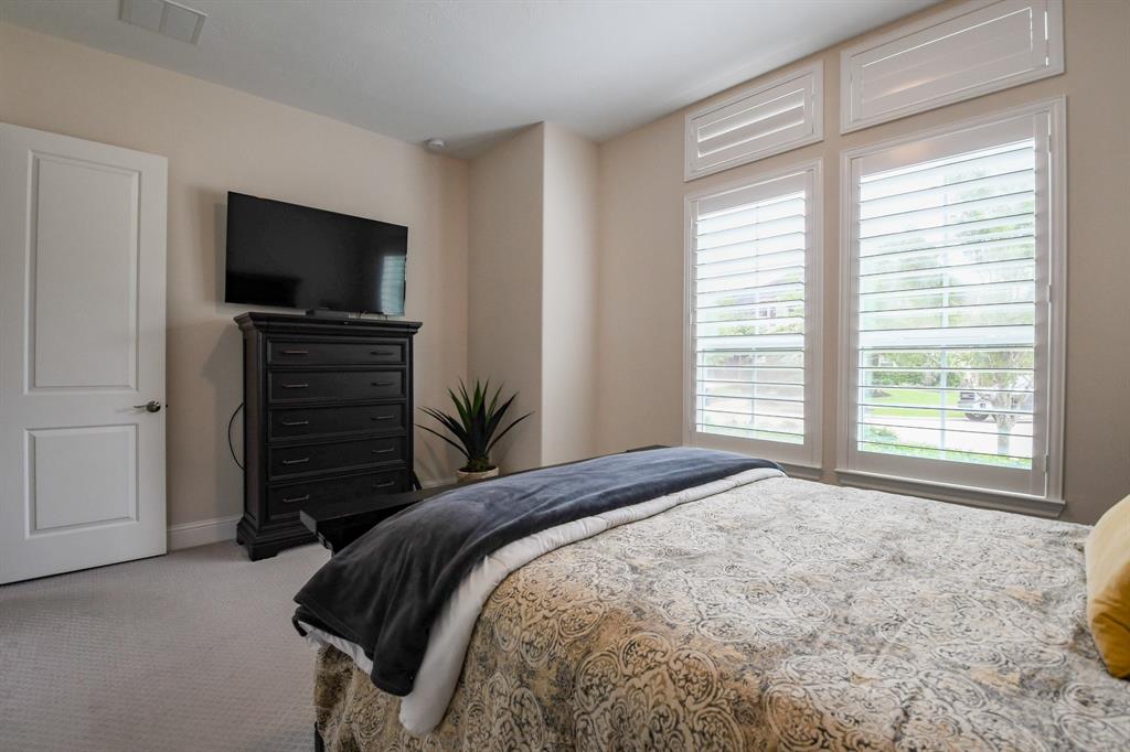 9411 Plaza Point Drive, Missouri City, Texas image 15