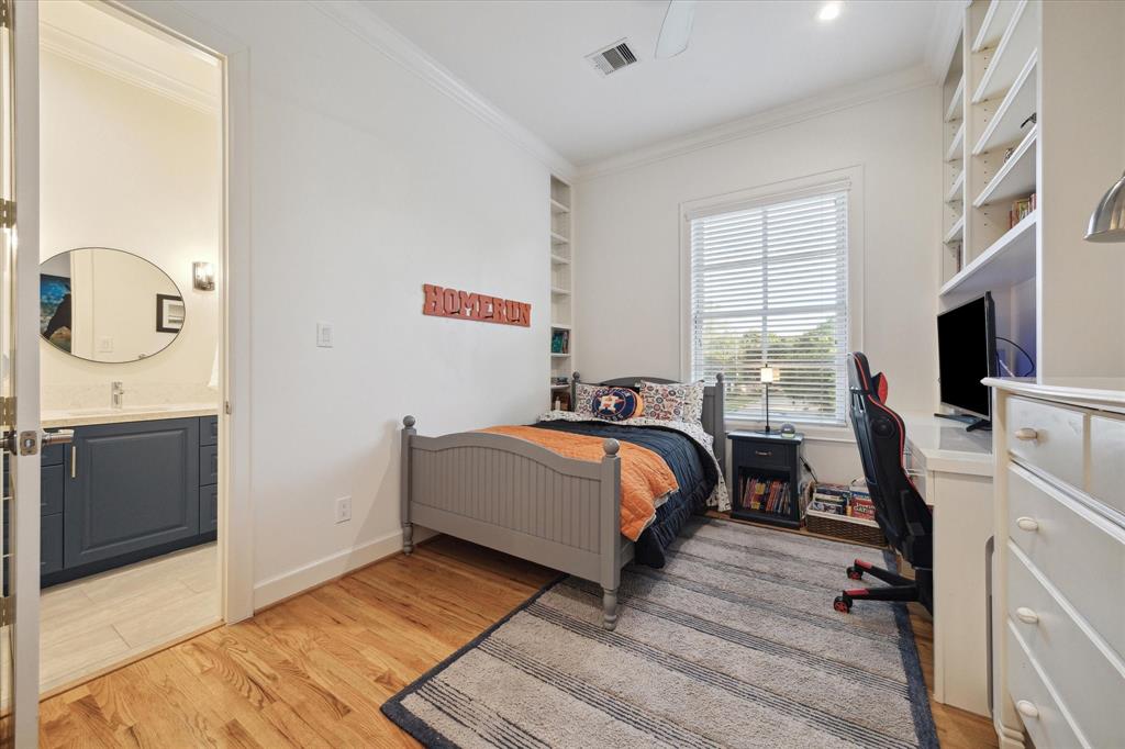 800 N 2nd Street, Bellaire, Texas image 32