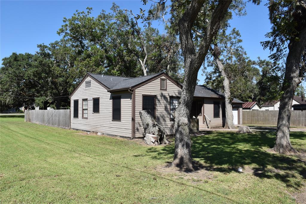 158 Shady Lane, West Columbia, Texas image 4