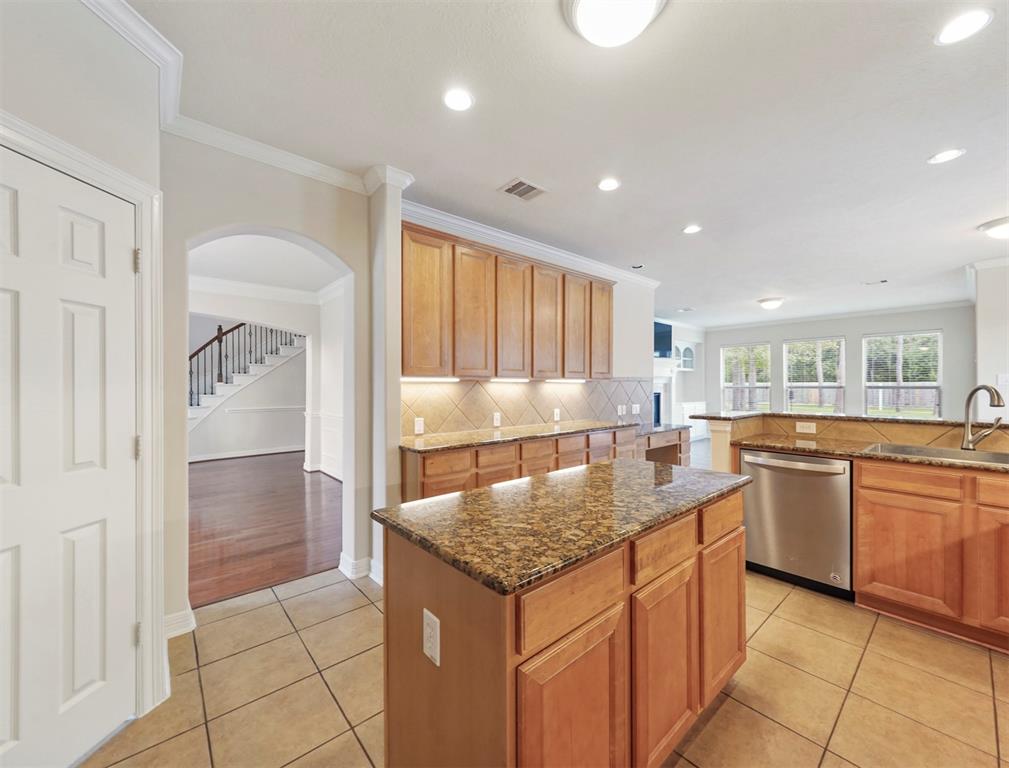 14414 Spring Mountain Drive, Tomball, Texas image 8