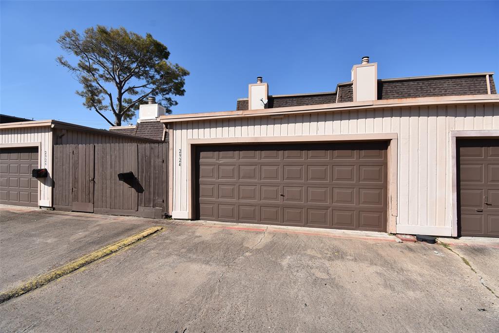 2924 Camelot Lane, Missouri City, Texas image 32
