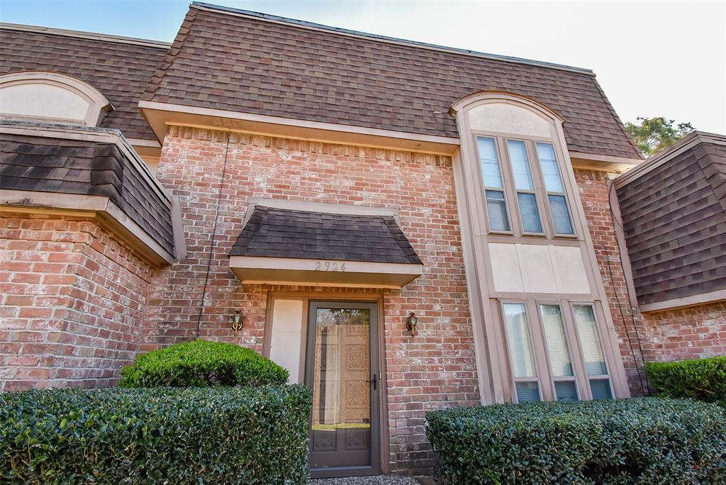 2924 Camelot Lane, Missouri City, Texas image 2