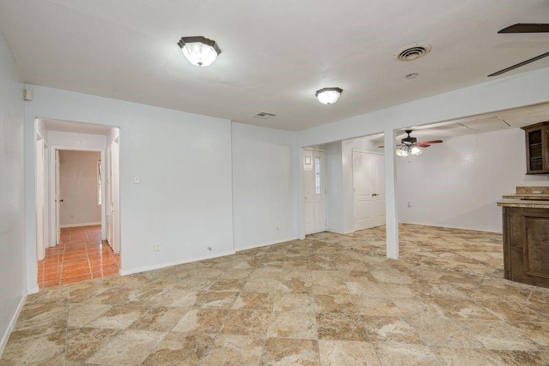 811 W 7th Street