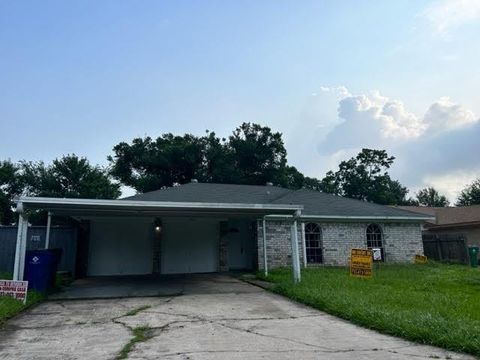 A home in Angleton