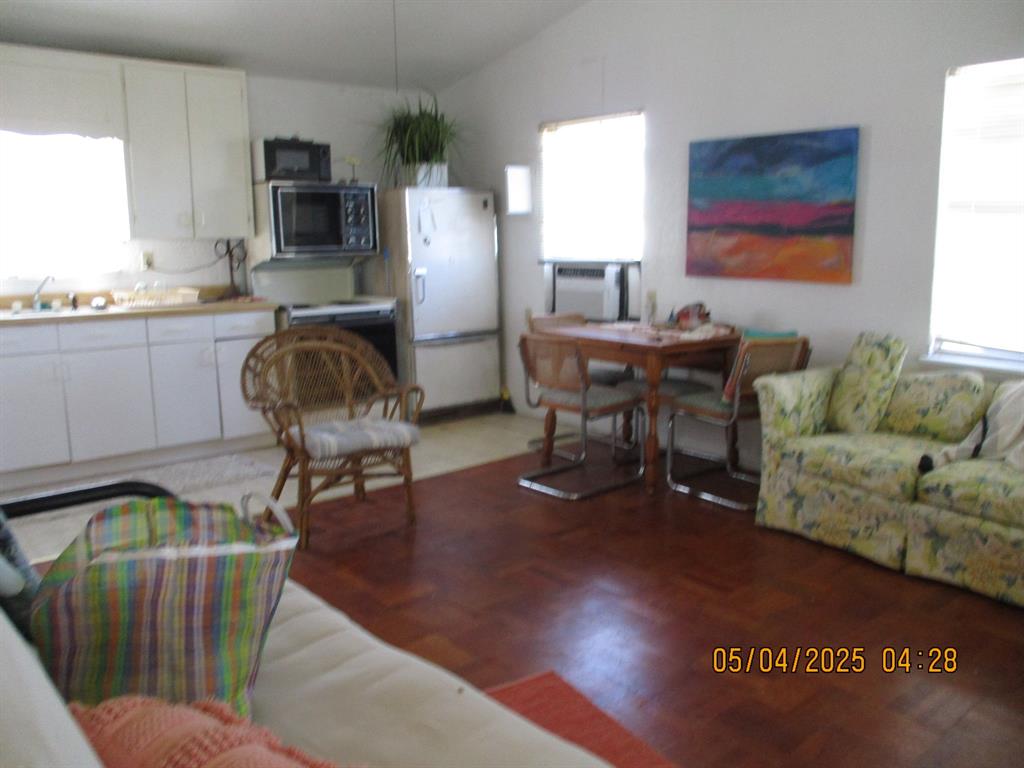 135 Yucca Avenue, Surfside Beach, Texas image 6