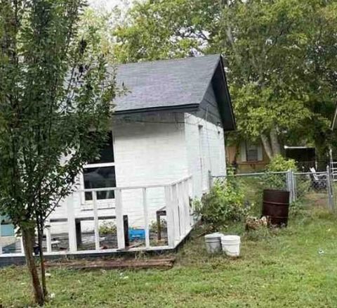 A home in Wolfe City