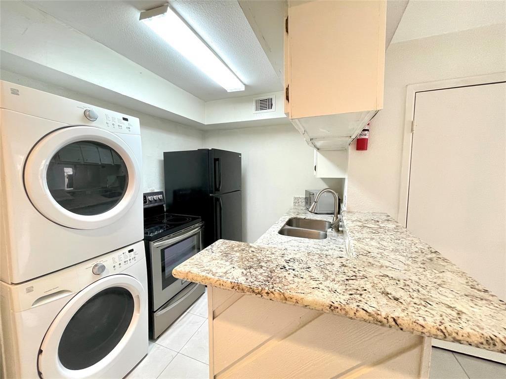 2100 Wilcrest Drive #123, Houston, Texas image 7