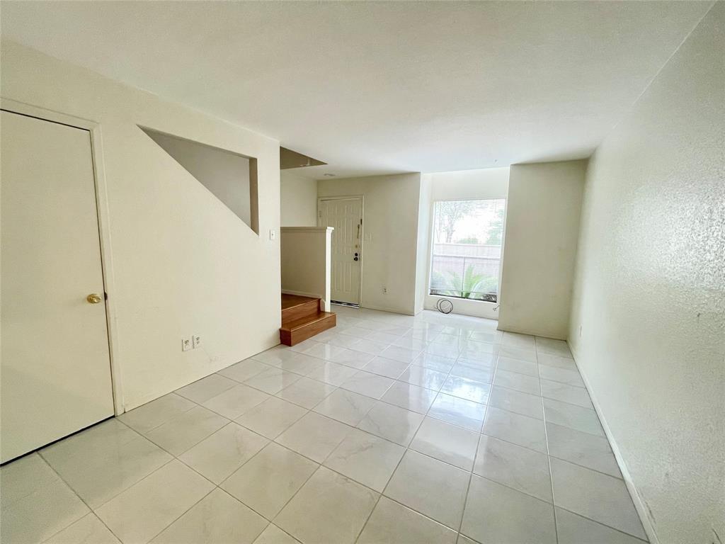2100 Wilcrest Drive 123