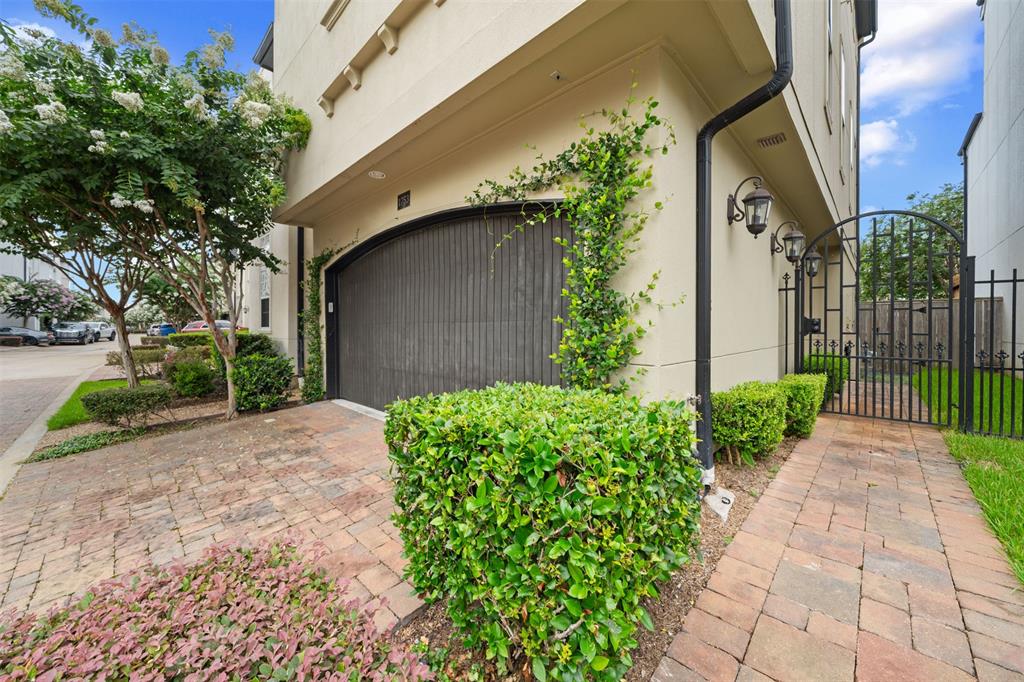 1753 Upland Lakes