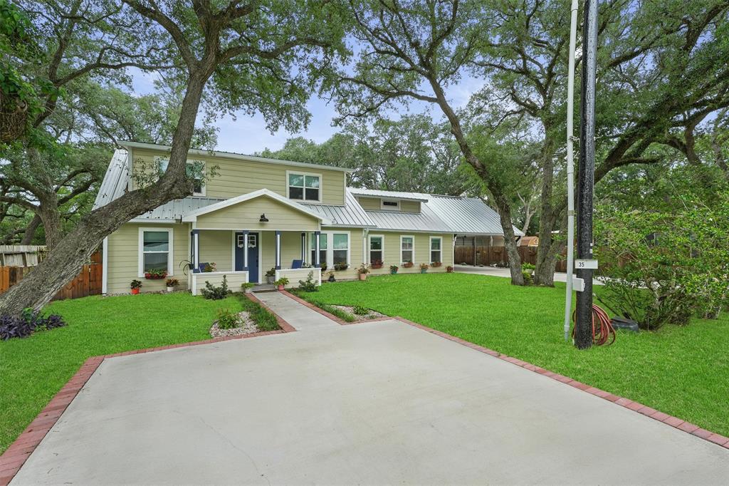 35 Bounty Street, Blessing, Texas image 1