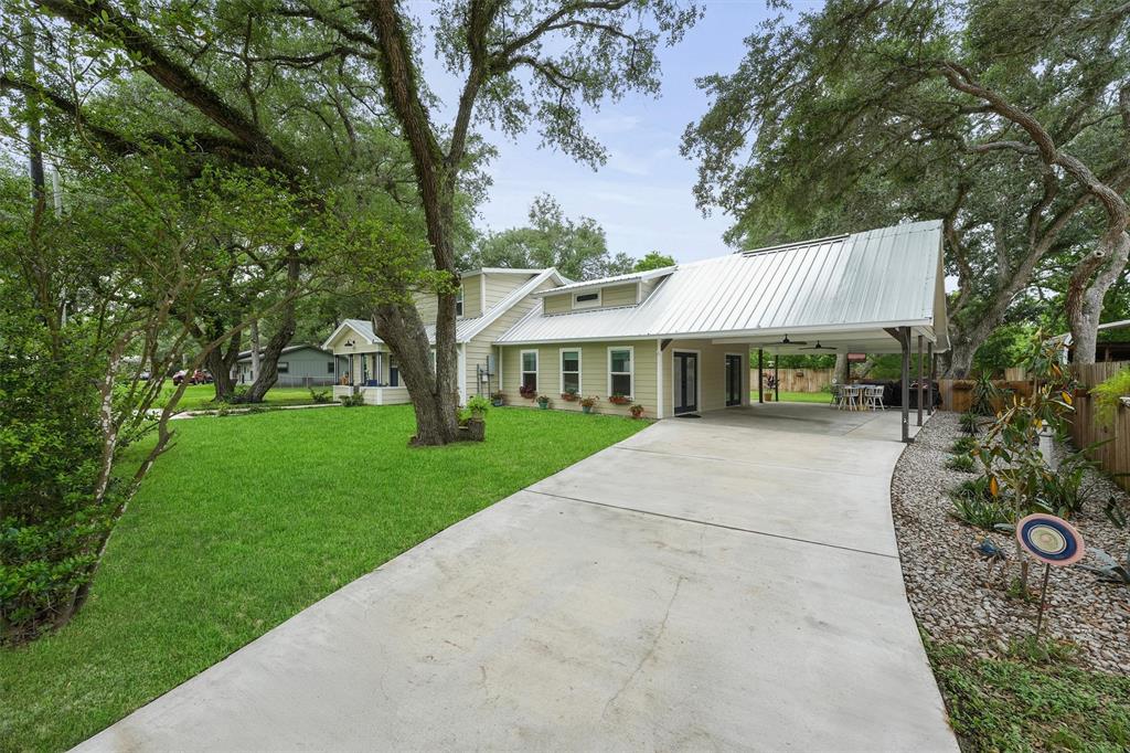 35 Bounty Street, Blessing, Texas image 2