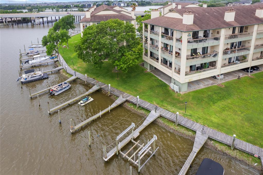 18809 Egret Bay Boulevard #327, Webster, Texas image 31