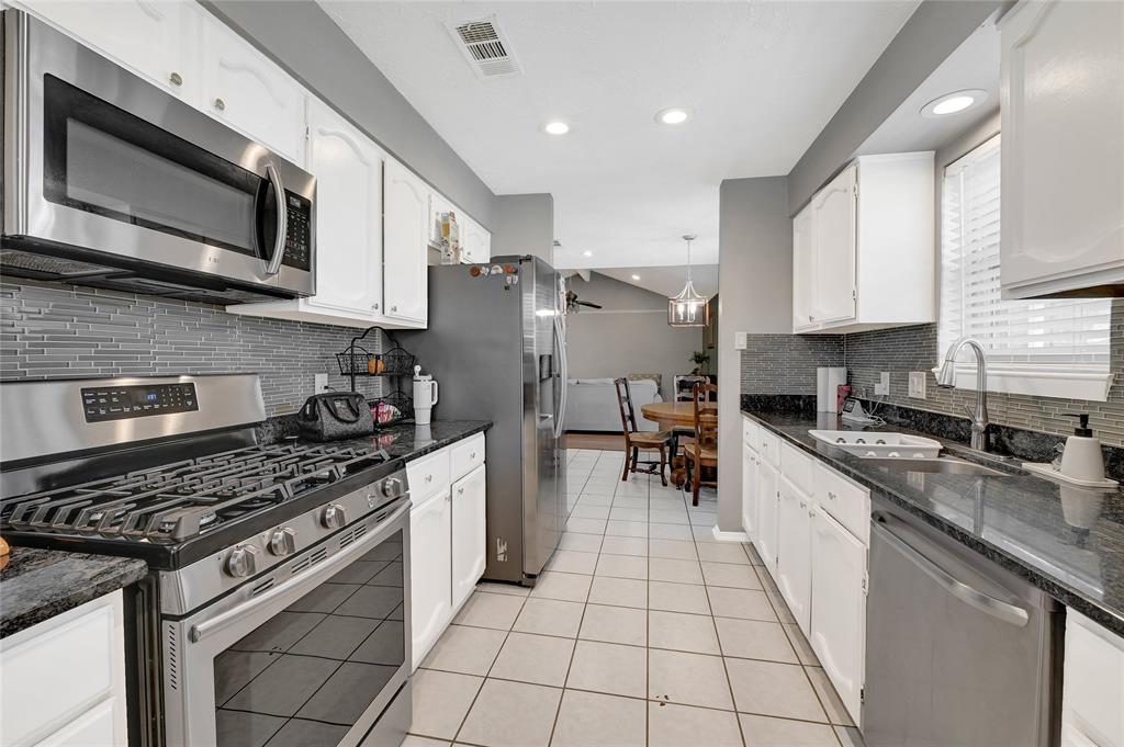 3802 Acorn Run Lane, Spring, Texas image 9