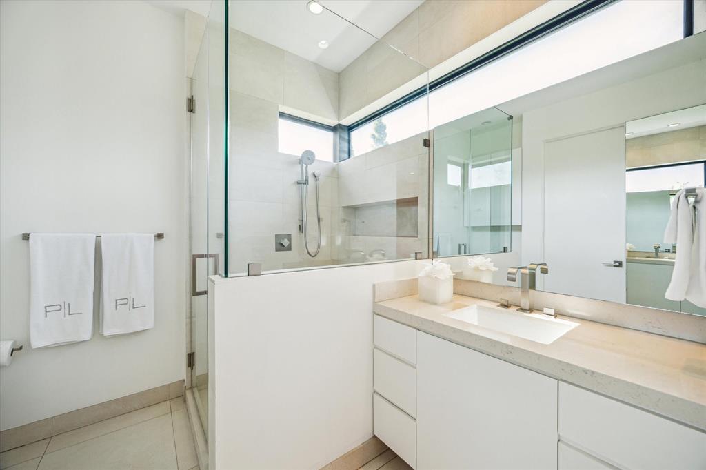 311 Brown Saddle Street, Houston, Texas image 37