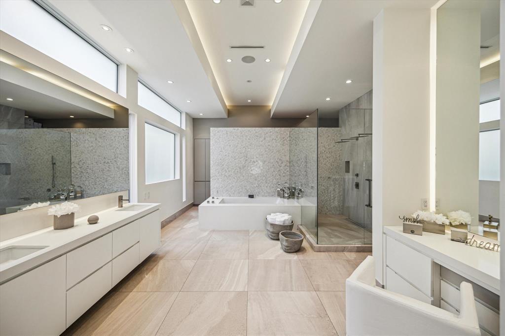 311 Brown Saddle Street, Houston, Texas image 23