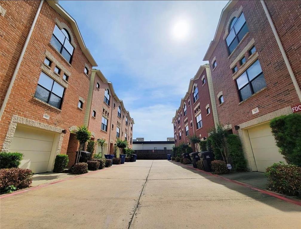 View Houston, TX 77063 townhome