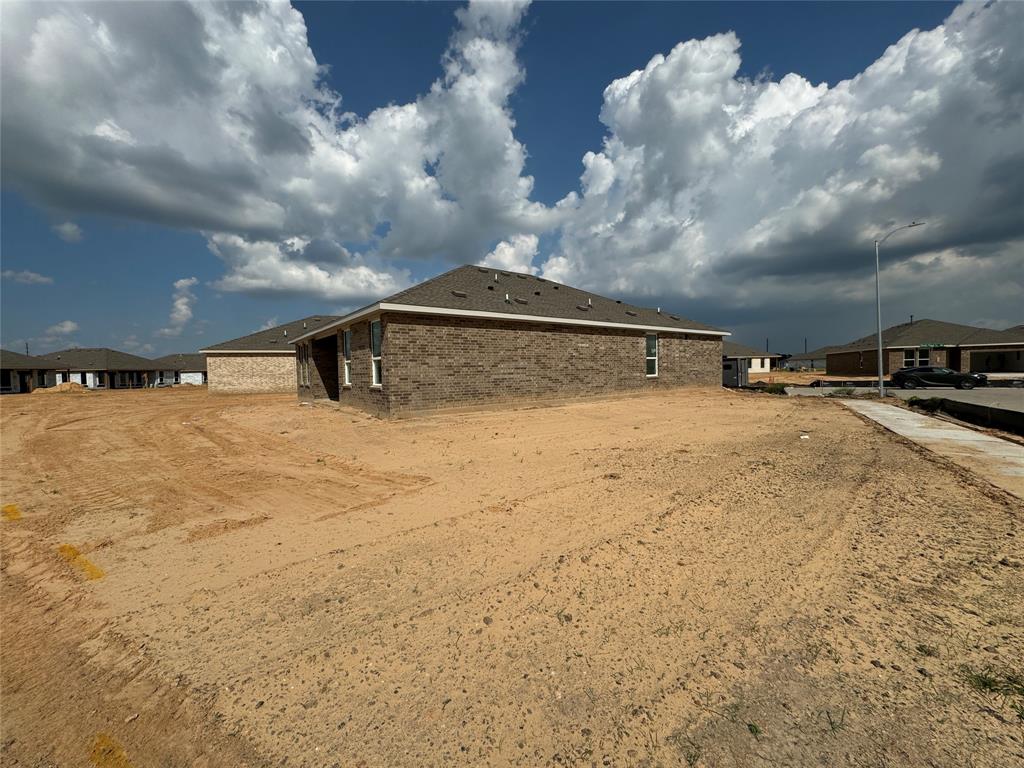 5523 Peacock Bass Drive, Baytown, Texas image 8
