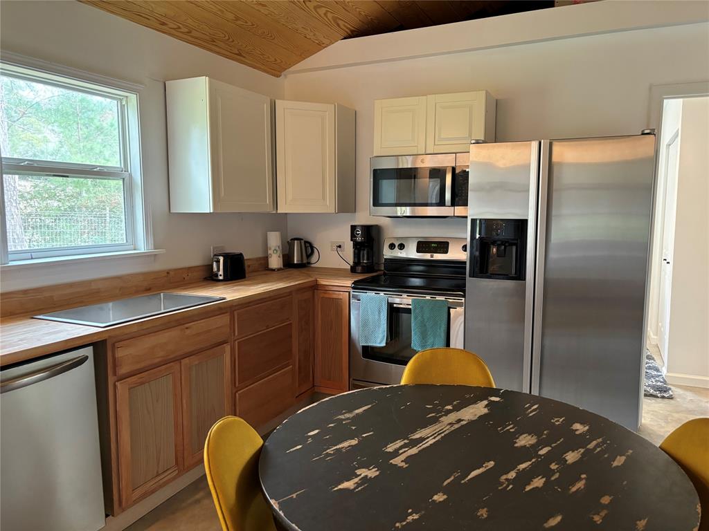 191 Pine Canyon Drive, Smithville, Texas image 13