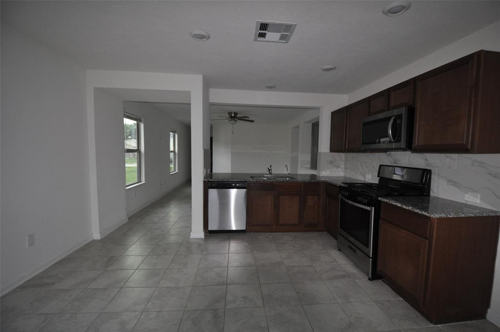 530 Broken Boulder Street, Magnolia, Texas image 12