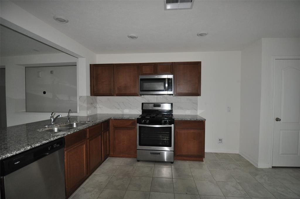 530 Broken Boulder Street, Magnolia, Texas image 13