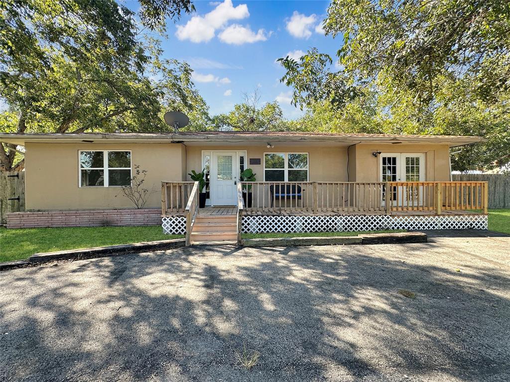 210 E 5th Street, Flatonia, Texas image 19