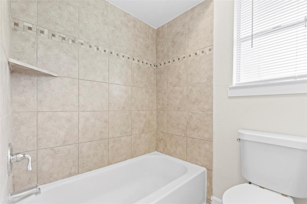 2115 Pine Manor Drive, Huffman, Texas image 17