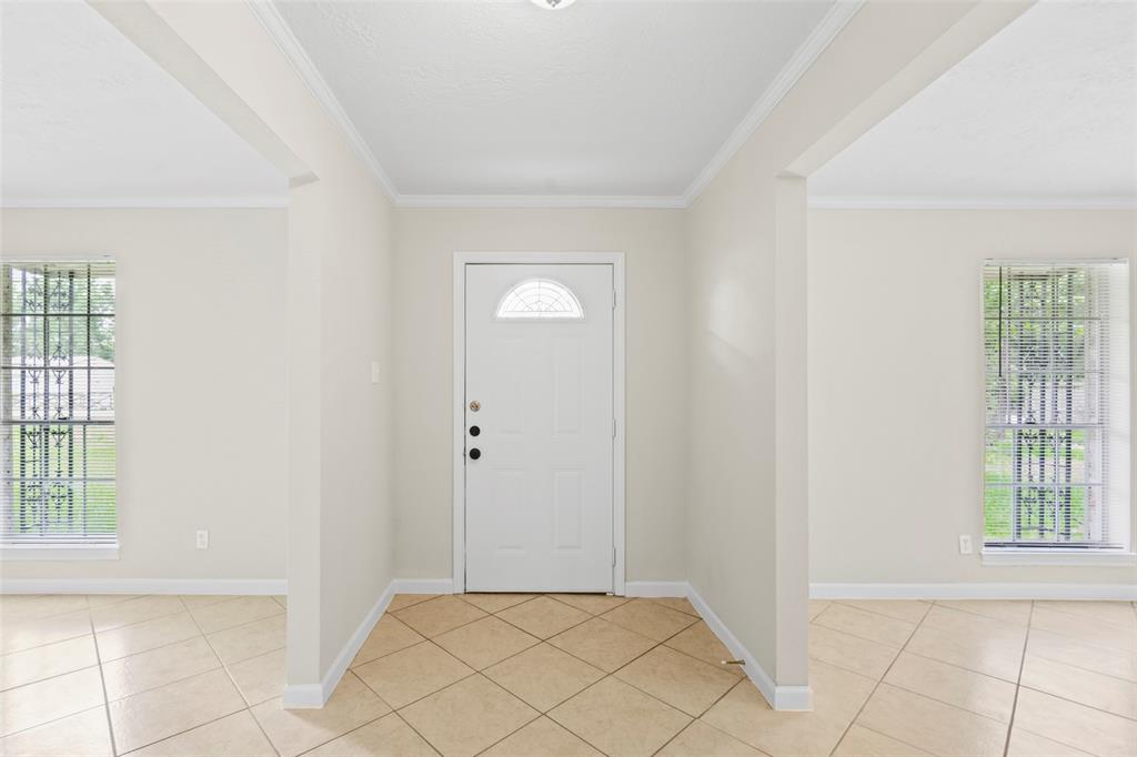 2115 Pine Manor Drive, Huffman, Texas image 4