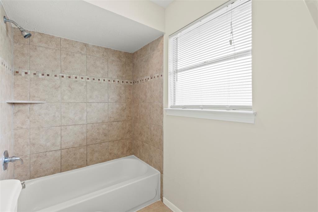 2115 Pine Manor Drive, Huffman, Texas image 24