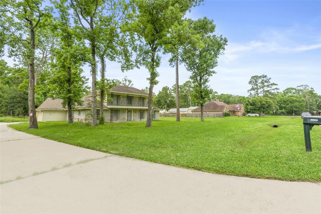 2115 Pine Manor Drive, Huffman, Texas image 2