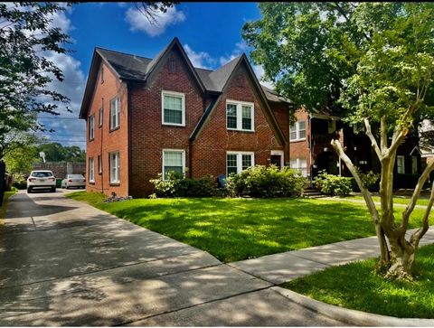 1637 Castle Court Houston TX 77006