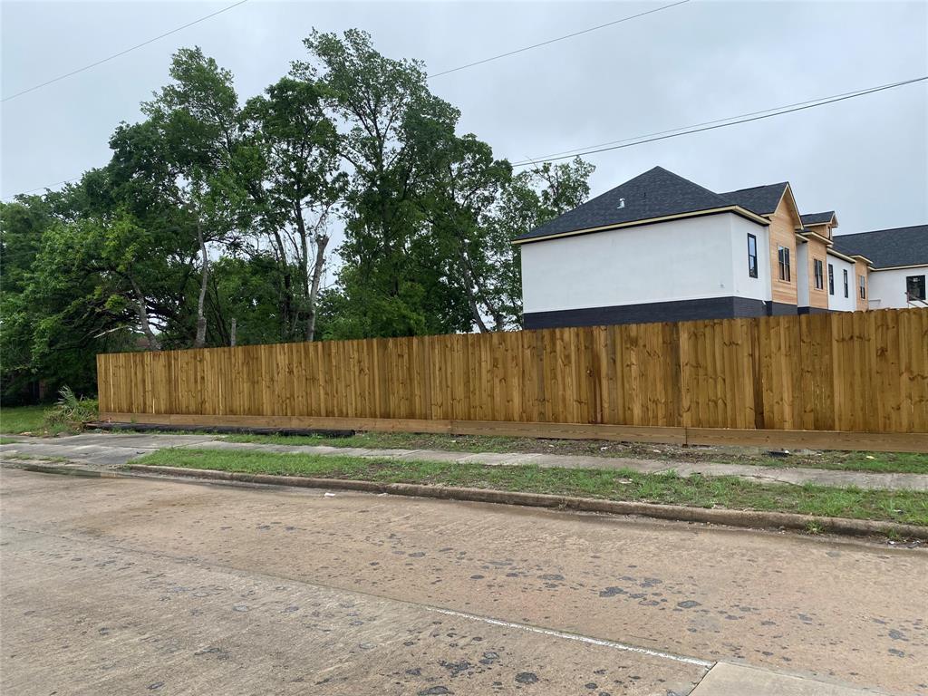 2310 Waco Street, Houston, Texas image 5