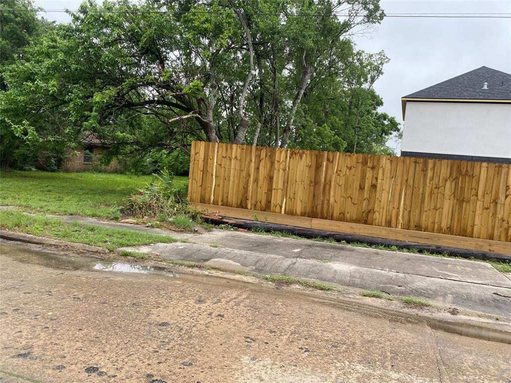 2310 Waco Street, Houston, Texas image 4