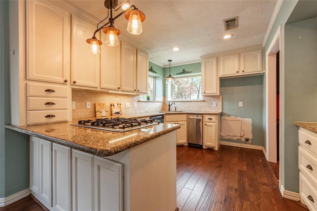 3801 Trailwood Drive, Baytown, Texas image 10
