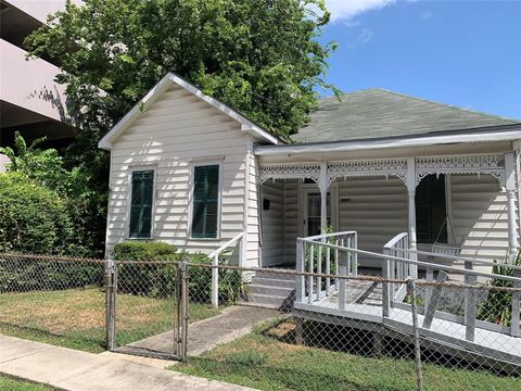 1106 Oneil Street Houston TX 77019